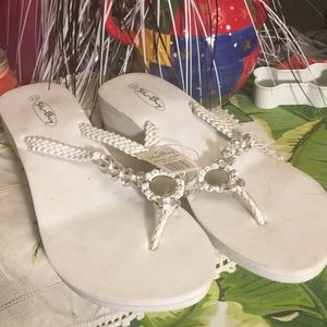 Star Bay size 11 white smudges